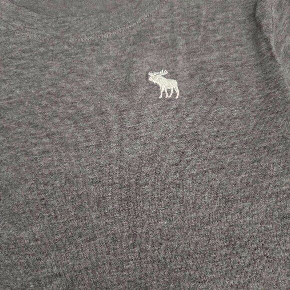 Boys Size Medium 9/10 Abercrombie Kids Short Sleeve Gray Tee - Picture 3 of 7